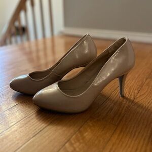 SM Addison Nude Patent Heels